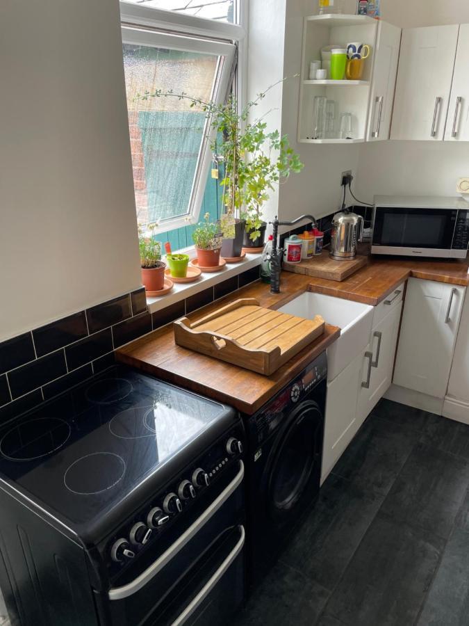 Apartament Commuters Getaway Chesterfield Zewnętrze zdjęcie